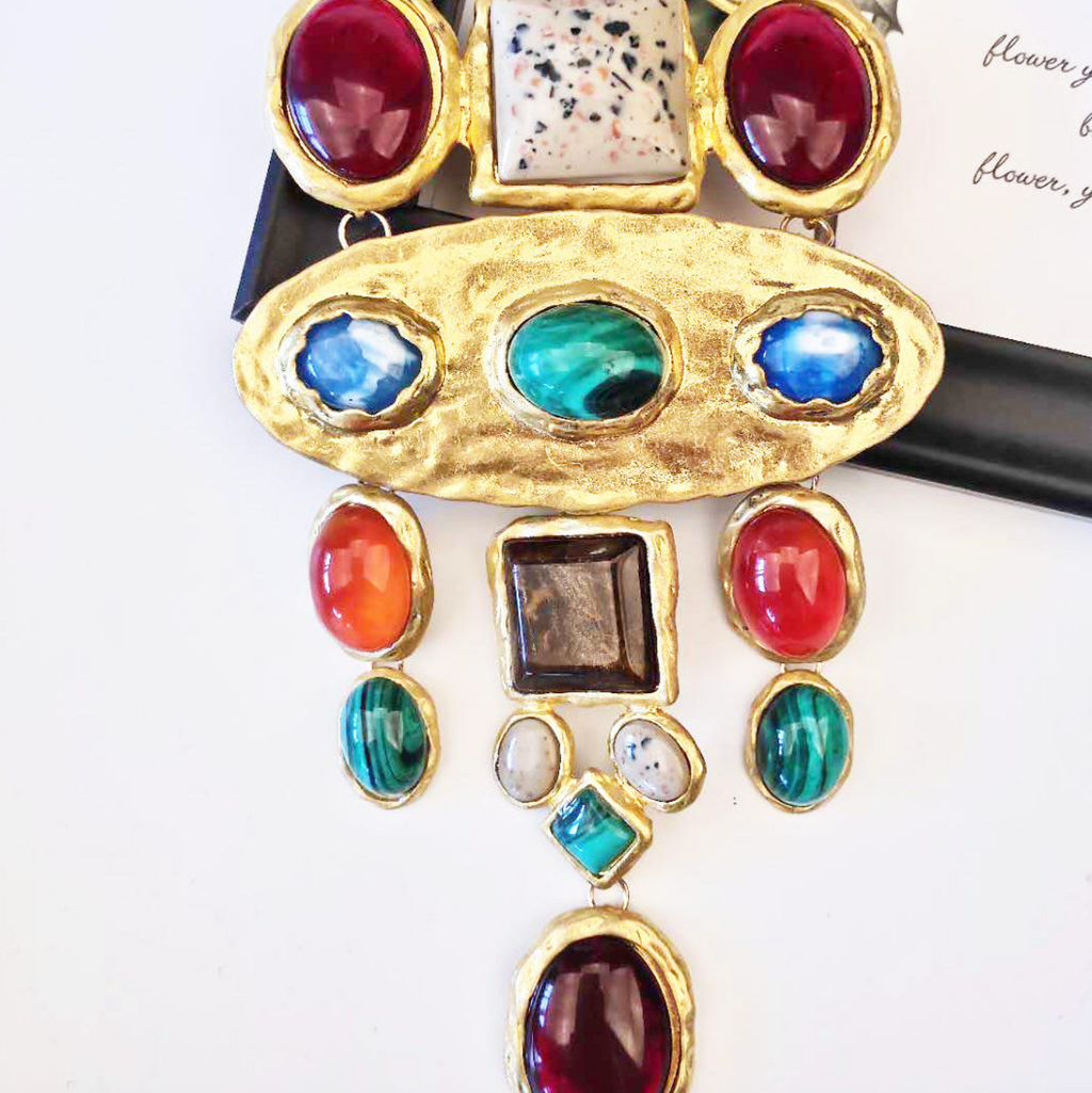 Vintage Exaggerated Statement Necklace for Women – Bold Retro Glamour & Timeless Elegance