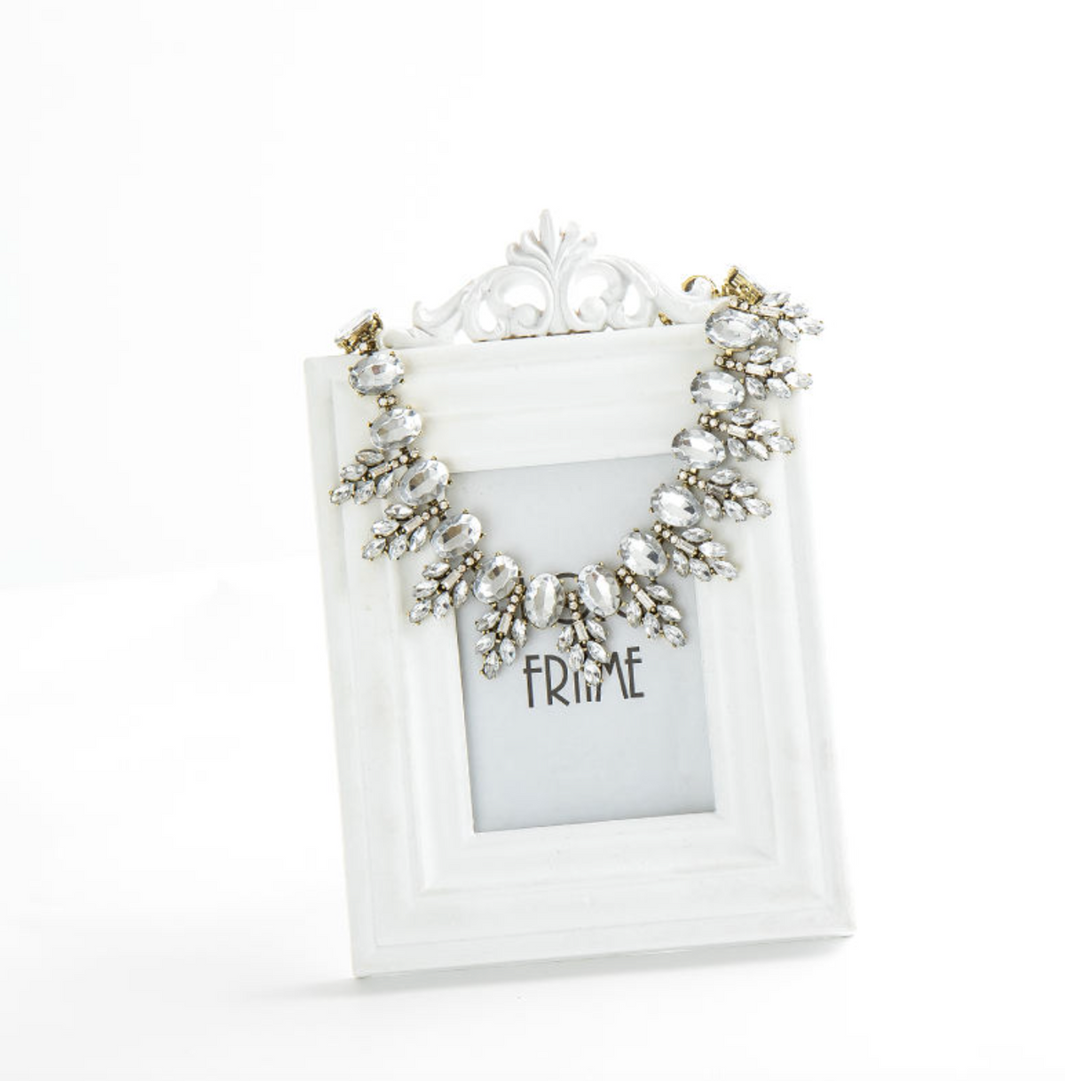 Sparkling Gemstone Statement Necklace for Women – Shimmering Diamond-Inspired Luxury Jewelry